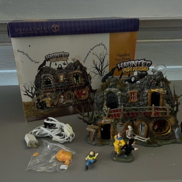 Department 56 Haunted Fun House #56.55094